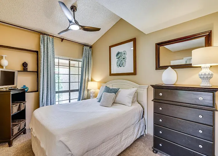 5 Mi To Hiking & Golf: Gem W/ Pool Access